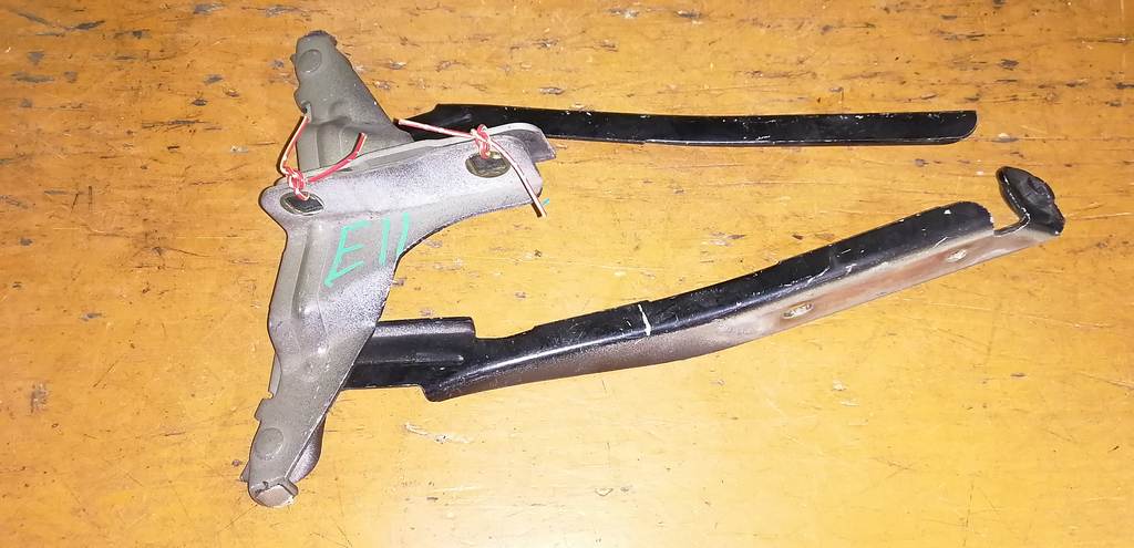 петля капота Nissan Note 0