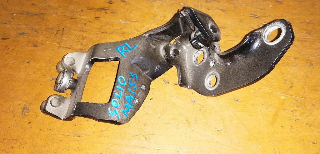 ролик двери Suzuki Solio 0