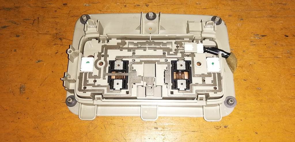 PRESAGE TU31 ПЛАФОН САЛОНА Nissan Presage 1