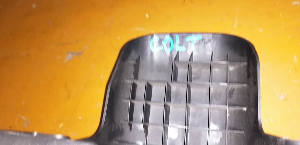 COLT Z21A КОЖУХ РУЛЕВОЙ КОЛОНКА Mitsubishi Colt 1