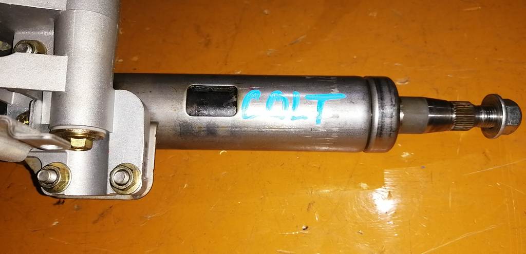 COLT Z21A РУЛЕВАЯ КОЛОНКА Mitsubishi Colt 1