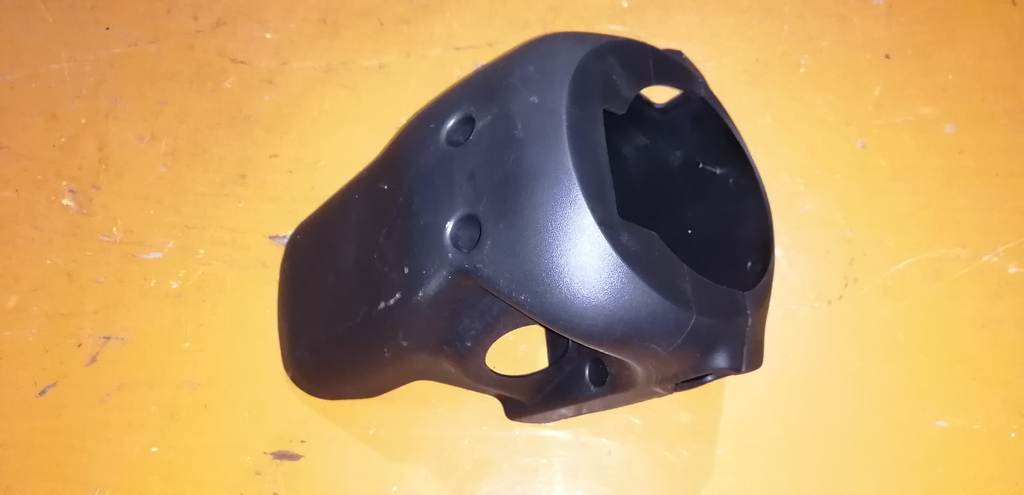 кожух рулевой колонки Suzuki Swift 3