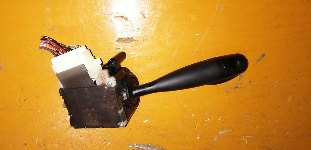 PALETTE SW MK21S ПЕРЕКЛЮЧЕНИЕ СВЕТА Suzuki Palette 1