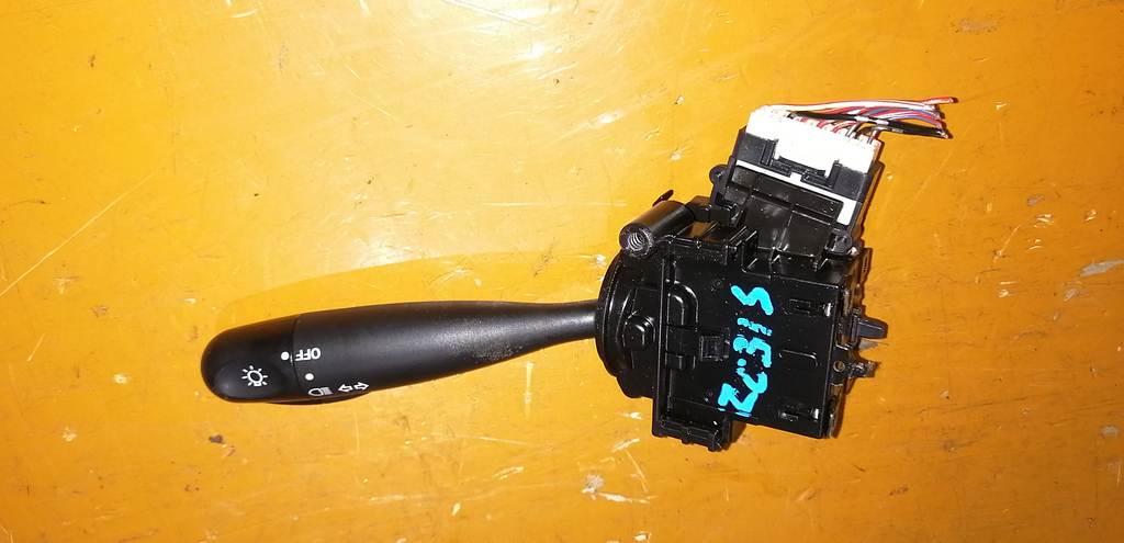 переключатель поворотников и света Suzuki Swift 0