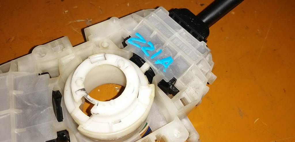 COLT Z21A ГИТАРА Mitsubishi Colt 1