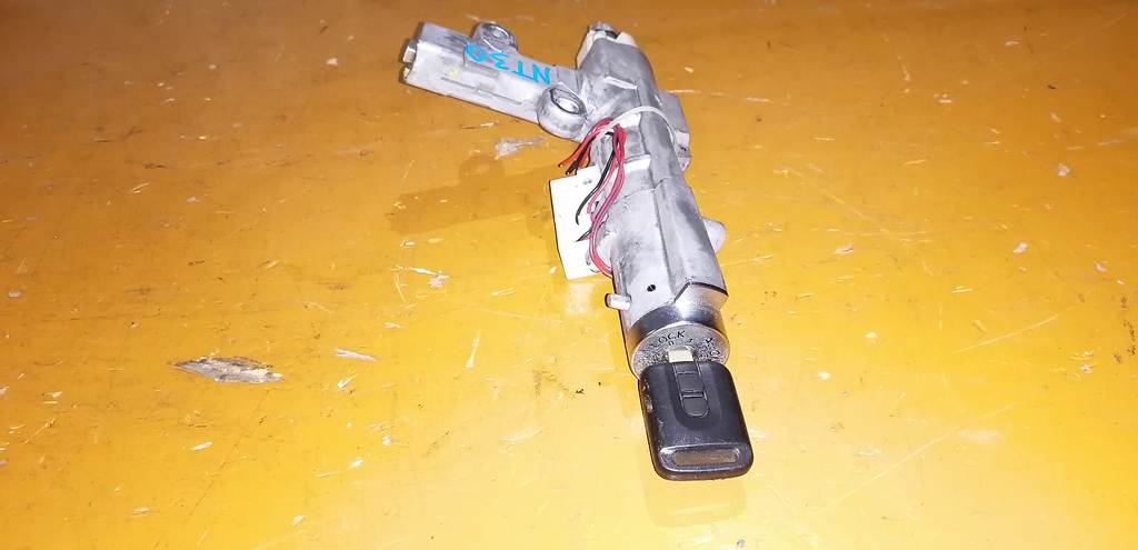 X-TRAIL NT30 ЗАМОК ЗАЖИГАНИЯ Nissan X-Trail 1