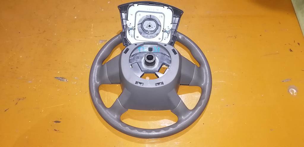 airbag водительский Nissan Presage 3