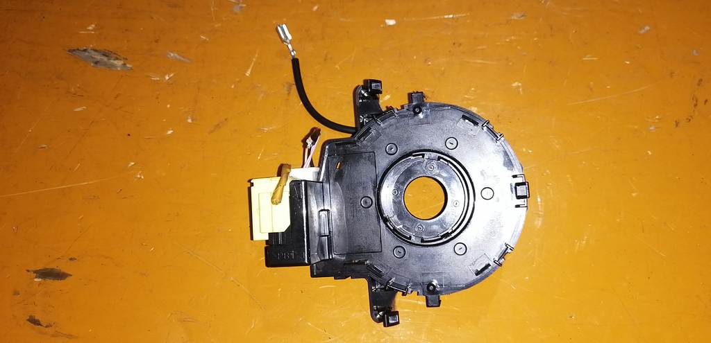 шлейф лента Toyota Vitz 3