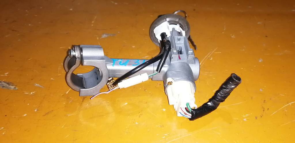 замок зажигания Nissan Presage 3