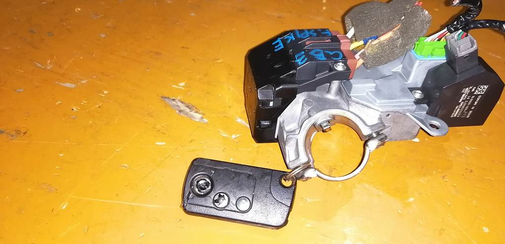 замок зажигания Honda Freed Spike 3