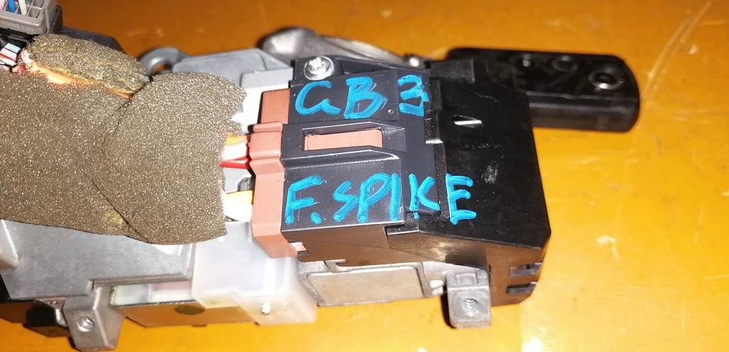 FREED SPIKE GB3 ЗАМОК ЗАЖИГАНИЯ Honda Freed Spike 1