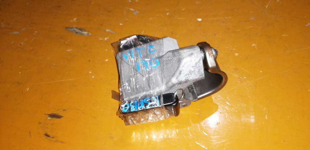 замок зажигания Toyota Vitz 0