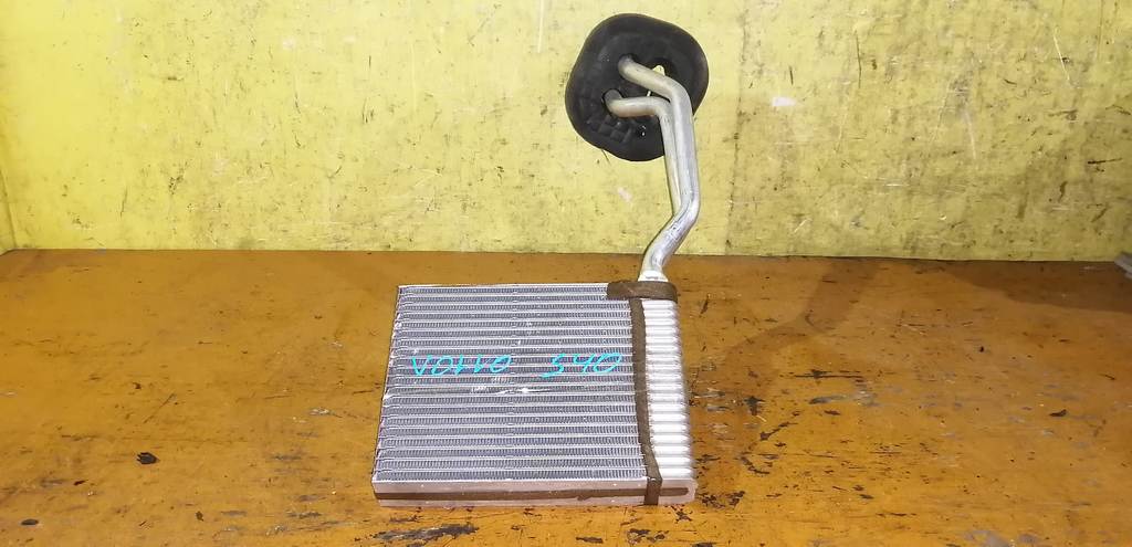 радиатор печки Volvo S40 0