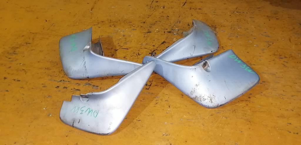 брызговик Mazda Demio 0