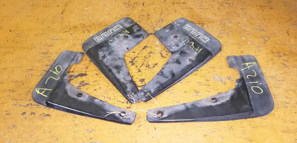 брызговик Nissan Cube 0