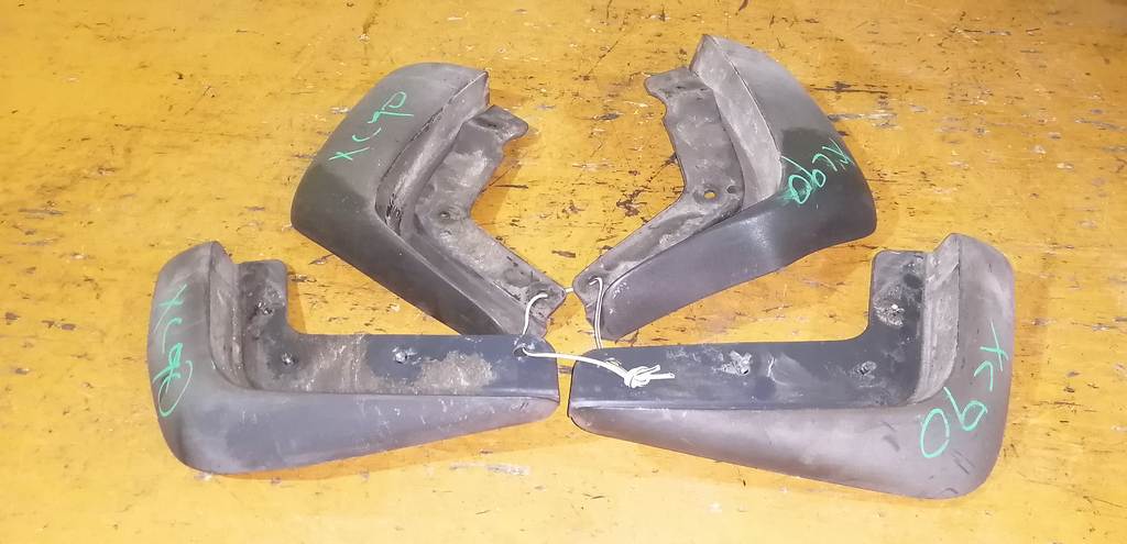 брызговик Volvo XC90 0