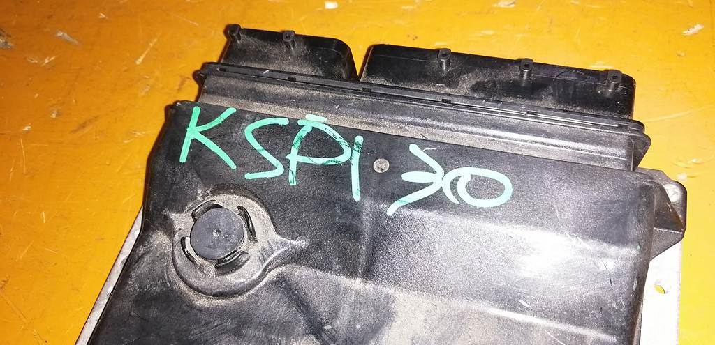 89661-52S41 БЛОК УПР. ДВС Toyota Vitz 1