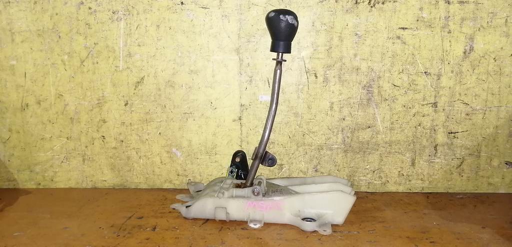 кулиса Mazda Demio 0