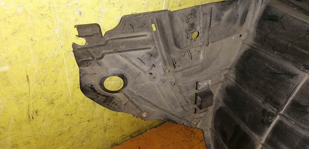 NOTE E11 ПОДКРЫЛОК ПЕРЕДНИЙ ЛЕВЫЙ Nissan Note 1