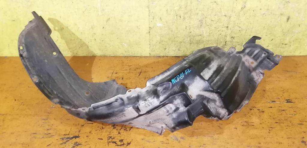 подкрылок Toyota Sienta 0