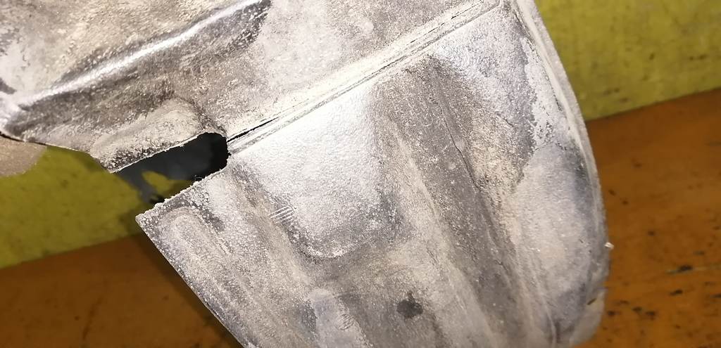 COLT Z21A ПОДКРЫЛОК ПЕРЕДНИЙ ПРАВЫЙ ДЕФЕКТ Mitsubishi Colt 1