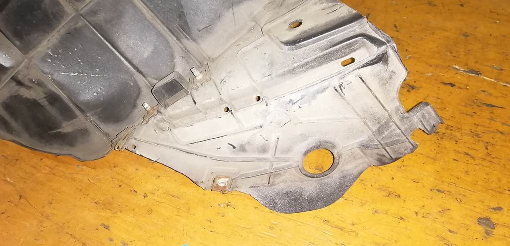 NOTE E11 ПОДКРЫЛОК ПЕРЕДНИЙ ПРАВЫЙ Nissan Note 1