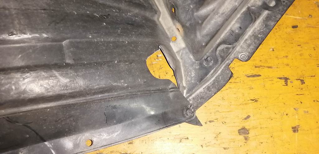 IMPREZA GH3 ПОДКРЫЛОК ПЕРЕДНИЙ ПРАВЫЙ ДЕФЕКТ Subaru Impreza 1