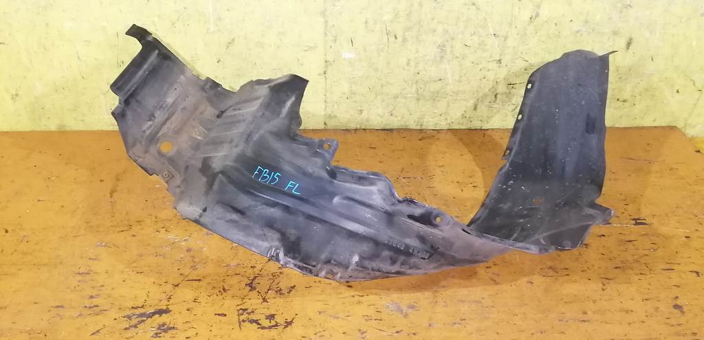 подкрылок Nissan Sunny 0