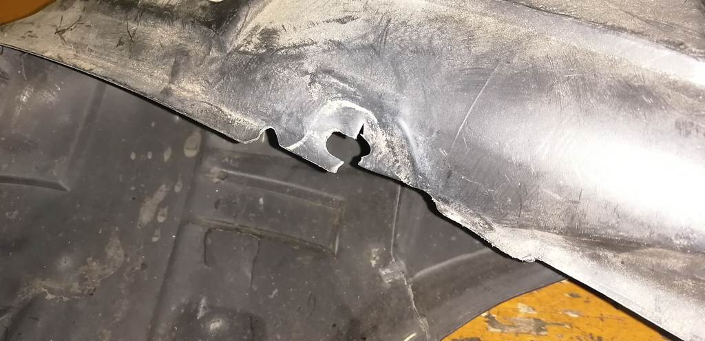 DEMIO DY3W ПОДКРЫЛОК ПЕРЕДНИЙ ПРАВЫЙ ДЕФЕКТ Mazda Demio 1