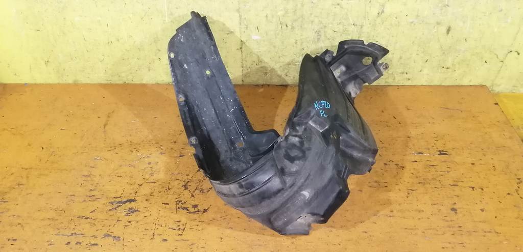 подкрылок Toyota Funcargo 0