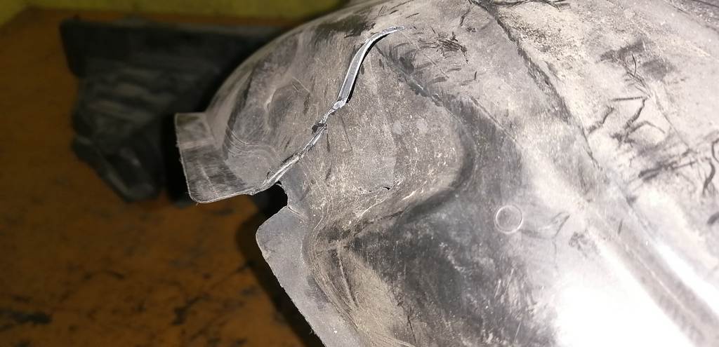 подкрылок Subaru Legacy 3