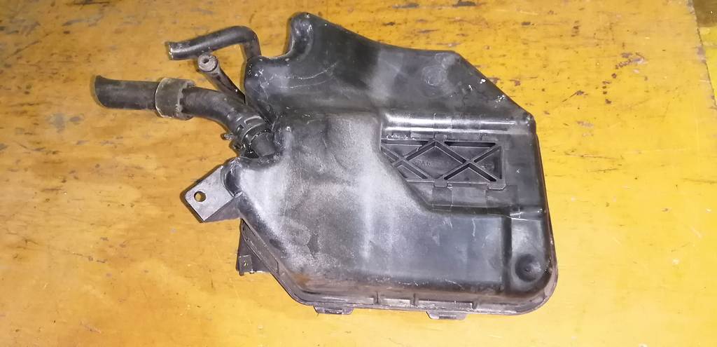 бачок расширительный Volkswagen Touareg 3