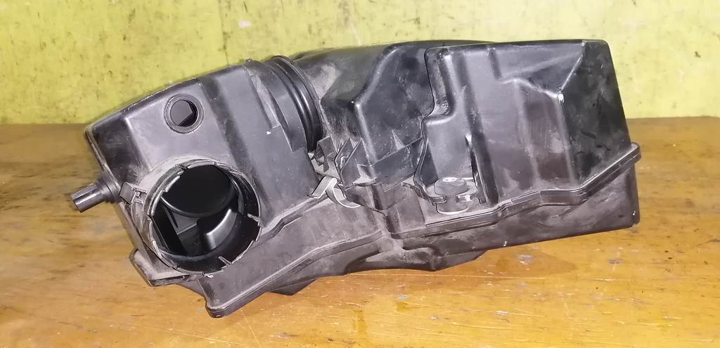 корпус воздушного фильтра Honda Fit 3