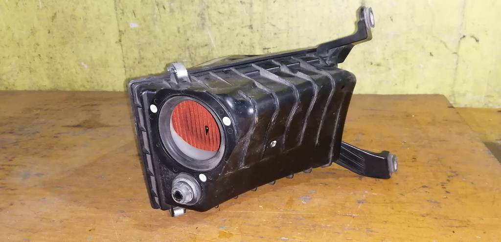 корпус воздушного фильтра Subaru Forester 3