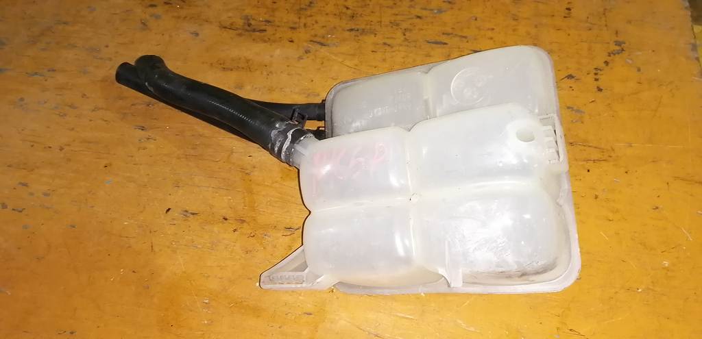 бачок расширительный Mazda Axela 0