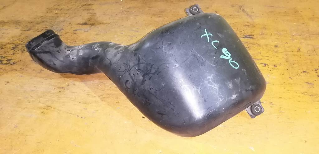 воздухозаборник Volvo XC90 0