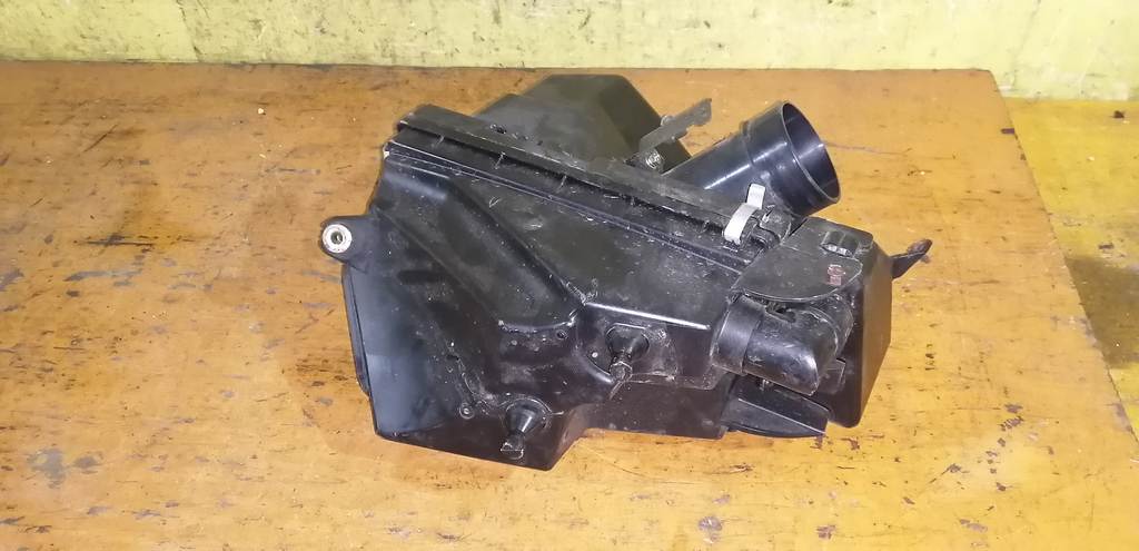 корпус воздушного фильтра Nissan X-Trail 3