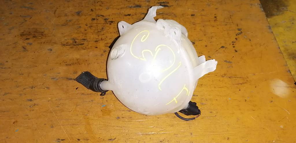 бачок расширительный Volkswagen Golf 0