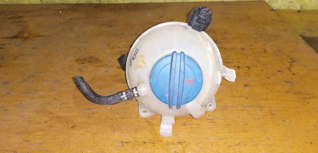 GOLF 1KCBZ БАЧОК РАСШИРИТЕЛЬНЫЙ Volkswagen Golf 1