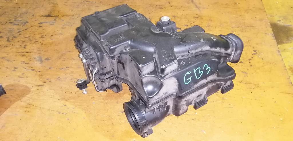 корпус воздушного фильтра Suzuki Swift 0