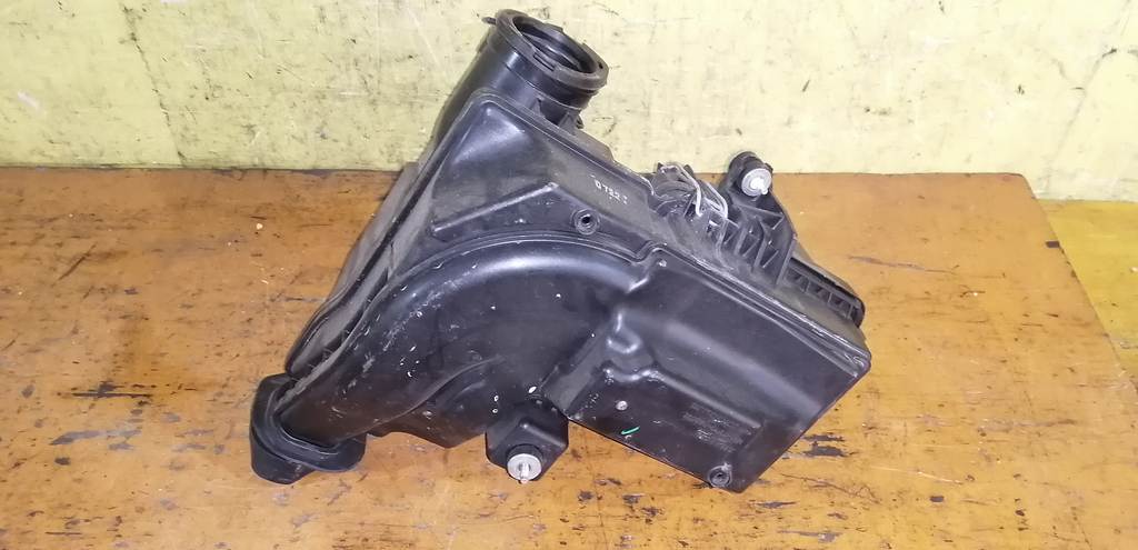 корпус воздушного фильтра Honda Fit 3