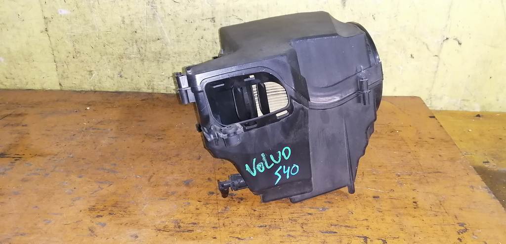 корпус воздушного фильтра Volvo S40 0
