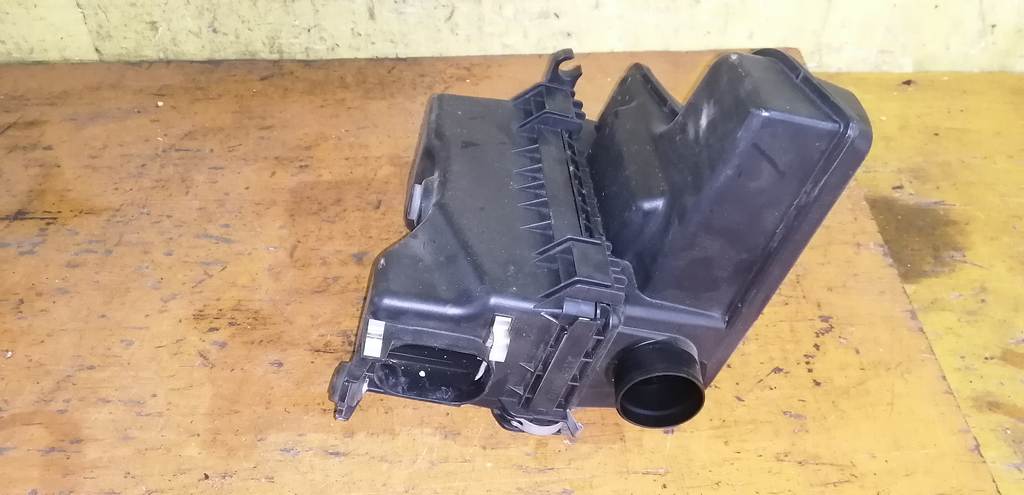 COLT Z21A КОРПУС ВОЗДУШНОГО ФИЛЬТРА Mitsubishi Colt 1