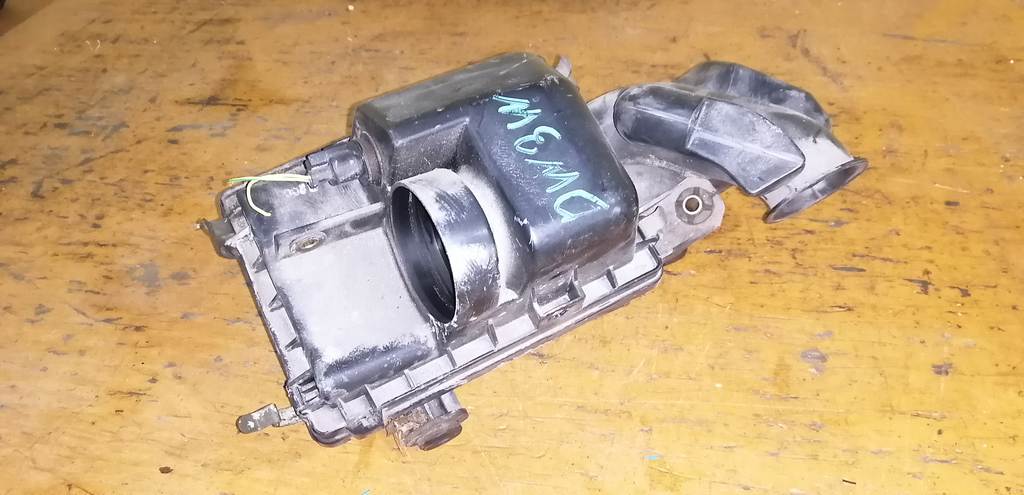 корпус воздушного фильтра Mazda Demio 0