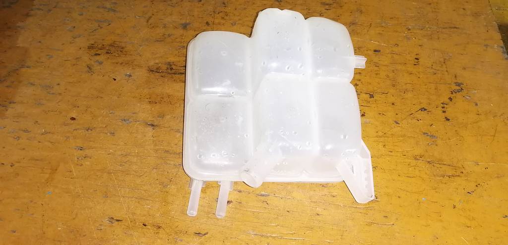 VOLVO S40 VS БАЧОК РАСШИРИТЕЛЬНЫЙ Volvo S40 1