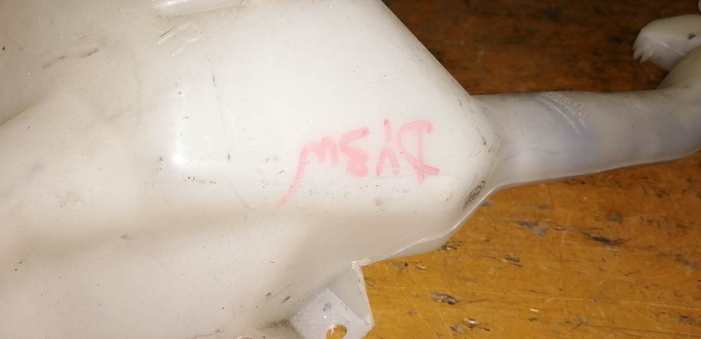 DEMIO DY3W БАЧОК ОМЫВАТЕЛЯ+МОТОРЧ. Mazda Demio 1