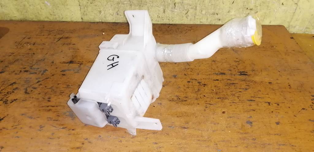 бачок омывателя Subaru Impreza 0