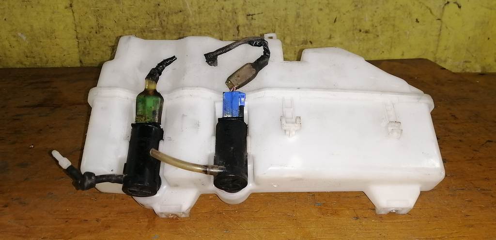 SOLIO MA15S БАЧОК ОМЫВАТЕЛЯ+МОТОРЧ. Suzuki Solio 1