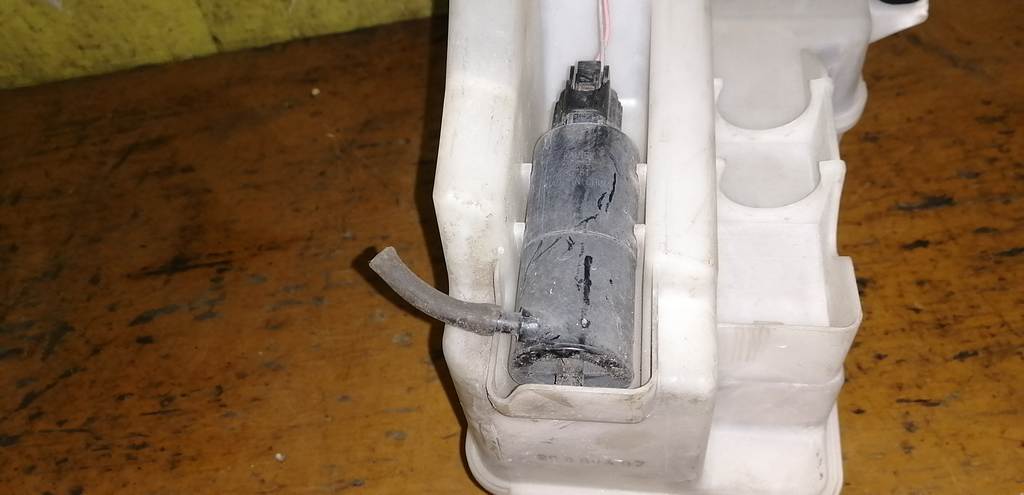 TEANA J32 БАЧОК ОМЫВАТЕЛЯ+МОТОРЧ. Nissan Teana 1