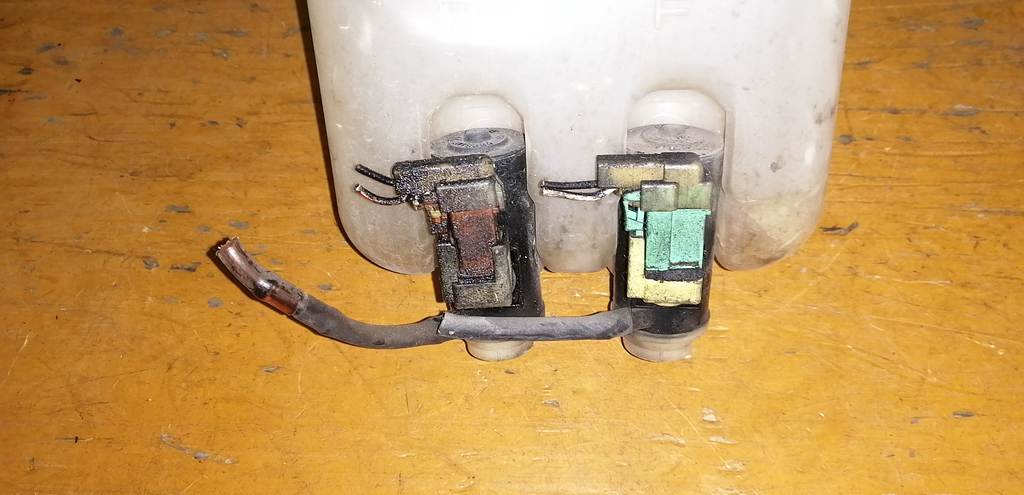 FIT GD1 БАЧОК ОМЫВАТЕЛЯ+МОТОРЧ. Honda Fit 1